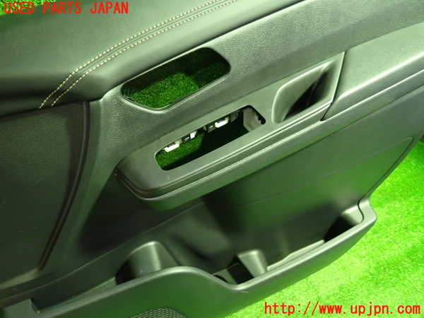 1UPJ-38141234]セレナ(FNC28)右前ドア内張り 中古_m0002.jpg