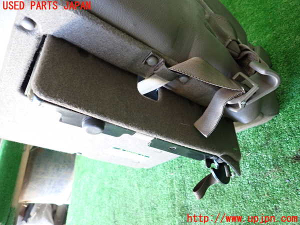 1UPJ-38167235]パジェロ(V45W)右3列目シート 中古_m0004.jpg