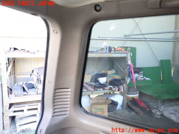 1UPJ-38167680]パジェロ(V45W)左リアピラートリム 中古_m0003.jpg