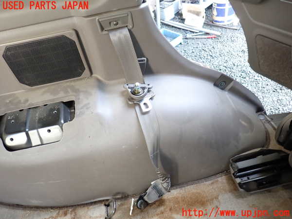 1UPJ-38167680]パジェロ(V45W)左リアピラートリム 中古_m0004.jpg