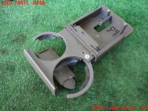 1UPJ-38167810]パジェロ(V45W)ドリンクホルダー 中古_m0002.jpg