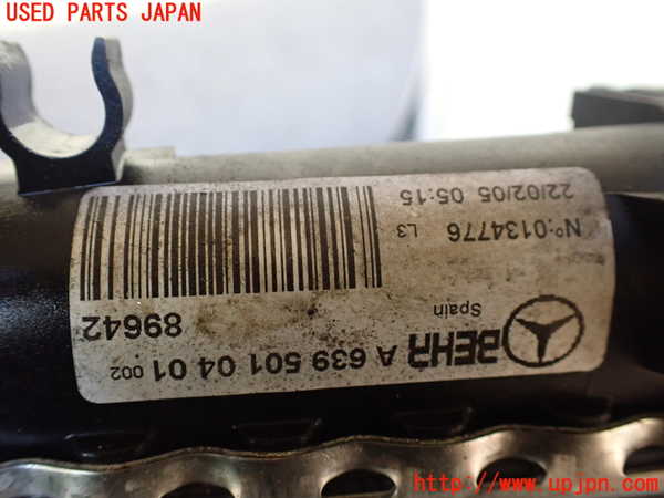 5UPJ-38172321]ベンツ ビアノ(Viano) W639(639811)ラジエーター1 中古_m0004.jpg