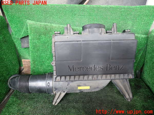 1UPJ-38172560]ベンツ ビアノ(Viano) W639(639811)エアクリーナーボックス 中古_m0001.jpg