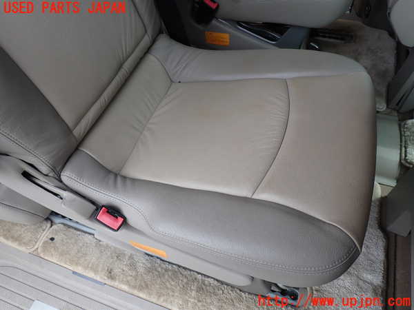1UPJ-38177145]ベンツ ビアノ(Viano) W639(639811)右2列目シート 中古_m0003.jpg