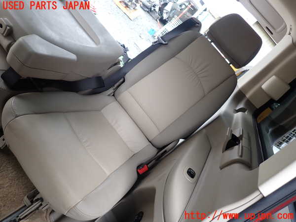 1UPJ-38177265]ベンツ ビアノ(Viano) W639(639811)左3列目シート 中古_m0001.jpg