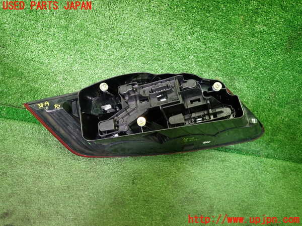 1UPJ-38191530]ポルシェ・ケイマン(98721)右テールランプ 中古_m0002.jpg