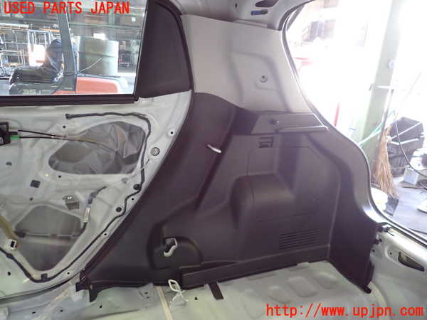 2UPJ-38207675]スイフトスポーツ(ZC33S)右リアピラートリム 中古_m0002.jpg