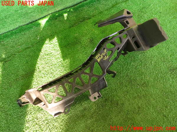 2UPJ-38211140]クロストレック(GUD)右ヘッドライトリム 中古_m0001.jpg