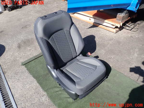 2UPJ-38217035]クロストレック(GUD)運転席シート 中古_m0001.jpg