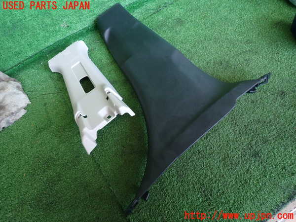 2UPJ-38217665]クロストレック(GUD)右センターピラートリム 中古_m0001.jpg