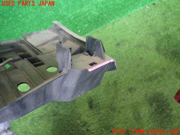 2UPJ-38231140]ポルシェ・カイエン ターボ(9PA50A)右ヘッドライトリム 中古_m0003.jpg