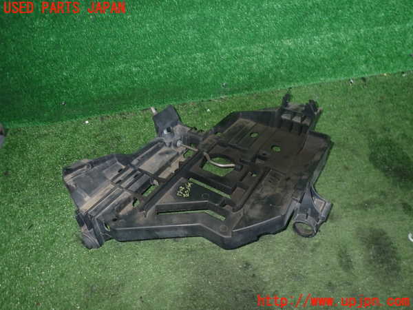 2UPJ-38231142]ポルシェ・カイエン ターボ(9PA50A)左ヘッドライトリム 中古_m0001.jpg