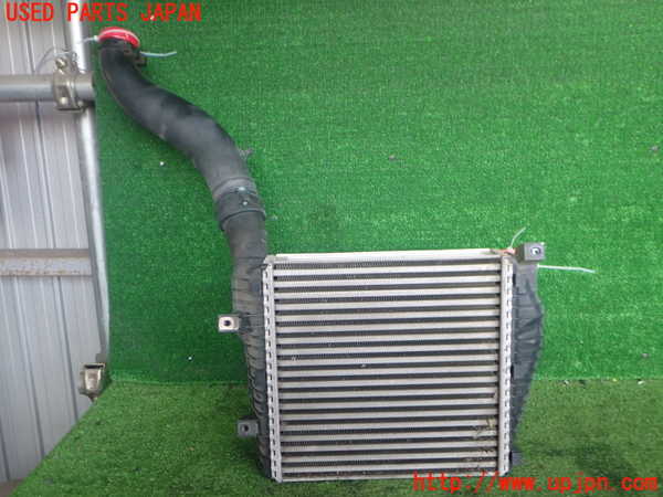 2UPJ-38232451]ポルシェ・カイエン ターボ(9PA50A)インタークーラー1 中古_m0002.jpg