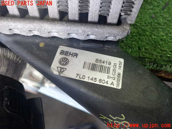 2UPJ-38232451]ポルシェ・カイエン ターボ(9PA50A)インタークーラー1 中古_m0003.jpg