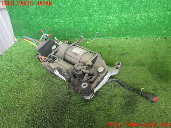 2UPJ-38235535]ポルシェ・カイエン ターボ(9PA50A)エアサスポンプ 中古_m0002.jpg
