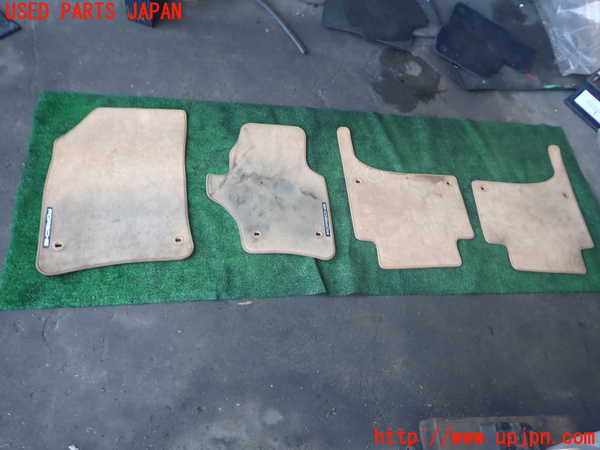 2UPJ-38237800]ポルシェ・カイエン ターボ(9PA50A)フロアマット 中古_m0001.jpg