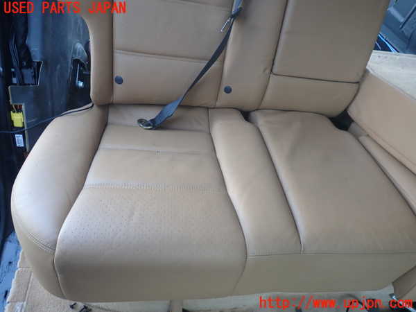 2UPJ-38237145]ポルシェ・カイエン ターボ(9PA50A)右2列目シート 中古_m0002.jpg