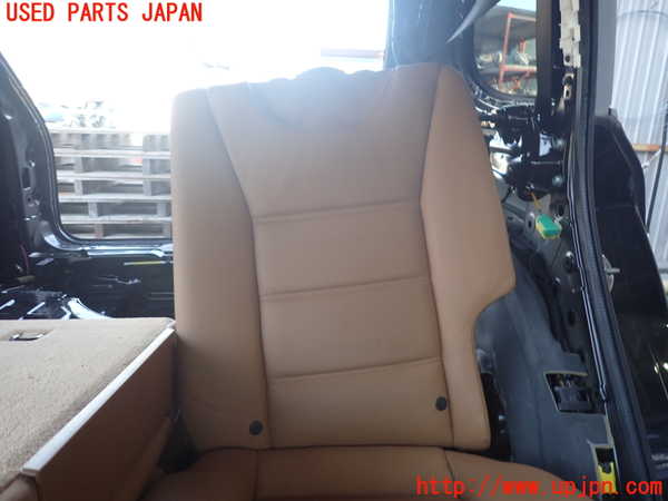 2UPJ-38237175]ポルシェ・カイエン ターボ(9PA50A)左2列目シート 中古_m0002.jpg