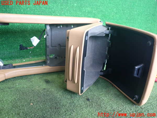 2UPJ-38237540]ポルシェ・カイエン ターボ(9PA50A)センターコンソール 中古_m0004.jpg