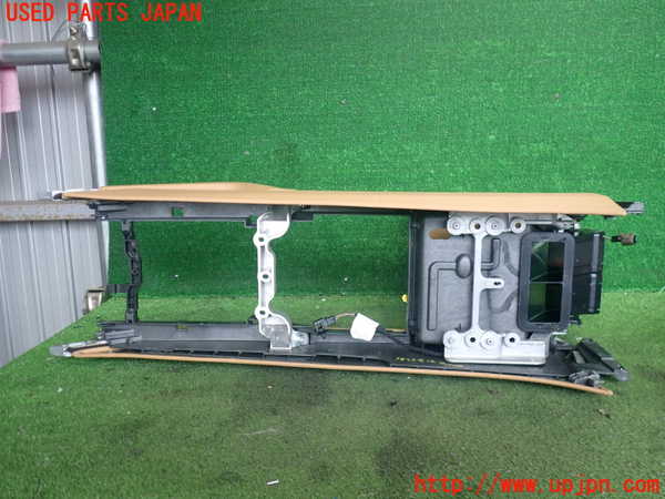 2UPJ-38237540]ポルシェ・カイエン ターボ(9PA50A)センターコンソール 中古_m0005.jpg