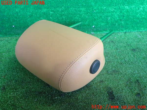 2UPJ-38237150]ポルシェ・カイエン ターボ(9PA50A)右2列目ヘッドレスト 中古_m0004.jpg