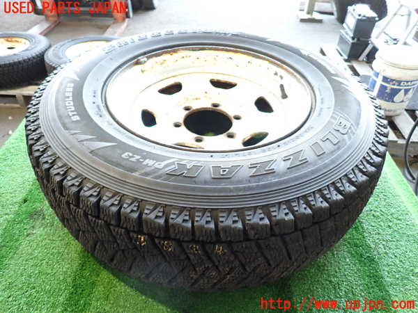 2UPJ-38249028]ランクル60系(HJ61V)タイヤ　ホイール　1本③ 215/80R15 中古_m0001.jpg