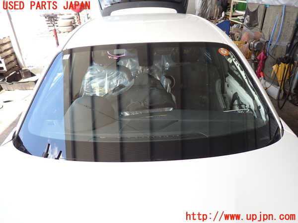 2UPJ-38271195]BMW M135i(1B30)フロントガラス (43R-00420) 中古_m0001.jpg