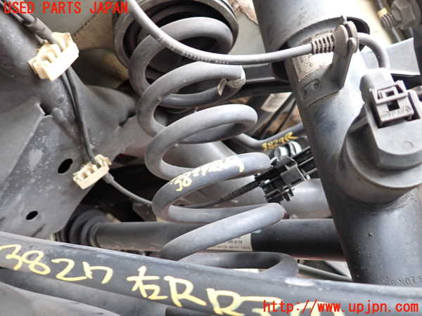 2UPJ-38275100]BMW M135i(1B30)右リアスプリング 中古_m0001.jpg