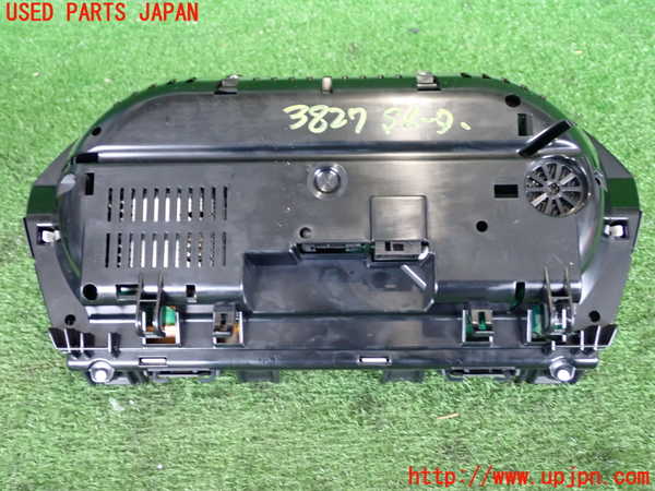 2UPJ-38276170]BMW M135i(1B30)スピードメーター 中古_m0003.jpg