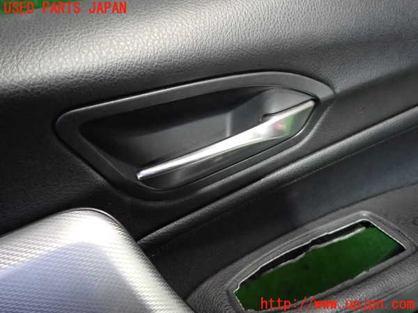 2UPJ-38271234]BMW M135i(1B30)右前ドア内張り 中古_m0003.jpg