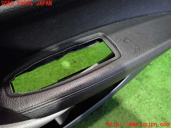 2UPJ-38271234]BMW M135i(1B30)右前ドア内張り 中古_m0004.jpg
