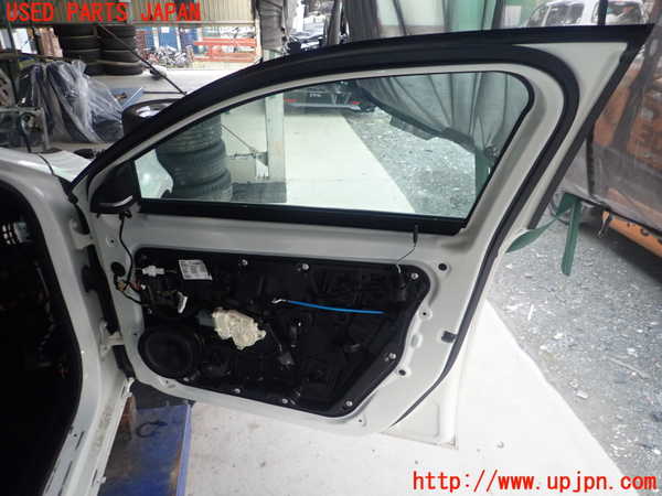 1UPJ-38301230]ベンツ GLA180 X156(156942)右前ドア FUYAO M540 中古_m0004.jpg