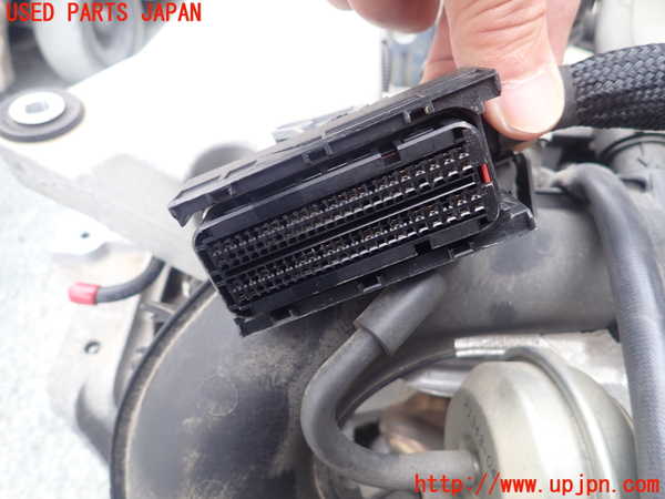 1UPJ-38302010]ベンツ GLA180 X156(156942)エンジン 270 中古_m0004.jpg