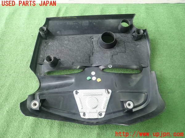 1UPJ-38302160]ベンツ GLA180 X156(156942)エンジンアッパーカバー 中古_m0002.jpg