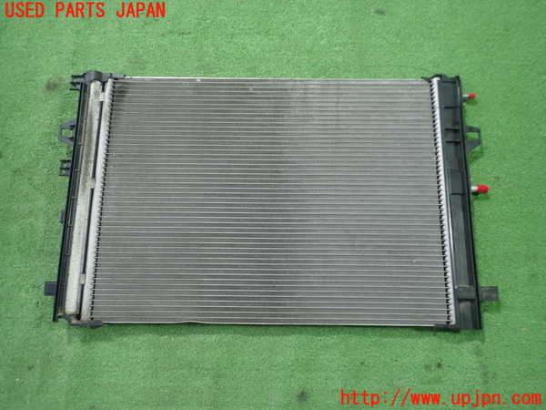 1UPJ-38306031]ベンツ GLA180 X156(156942)エアコンコンデンサー1 中古_m0002.jpg
