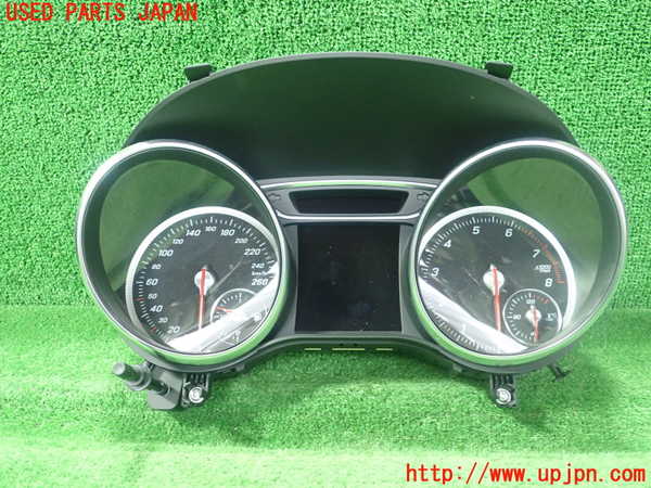 1UPJ-38306170]ベンツ GLA180 X156(156942)スピードメーター 中古_m0001.jpg
