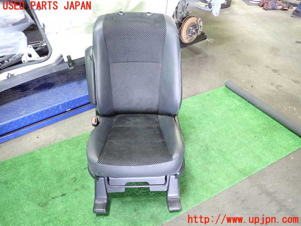 1UPJ-38327065]ヴォクシー(ノア)(ZRR80W)助手席シート 中古_m0001.jpg