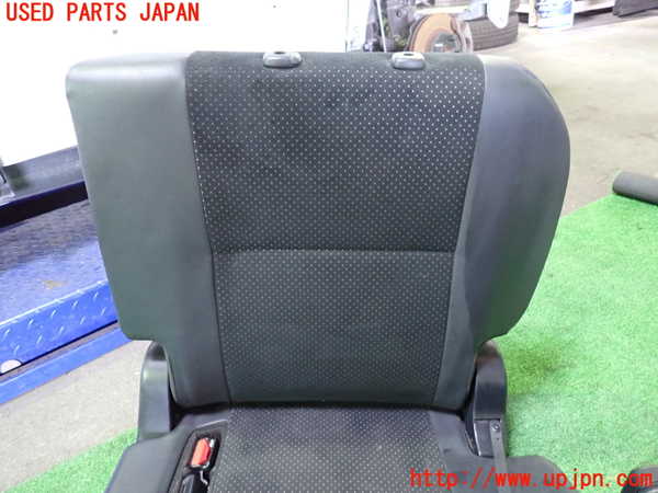 5UPJ-38327265]ヴォクシー(ノア)(ZRR80W)左3列目シート 中古_m0002.jpg