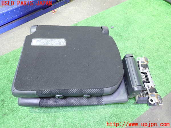 5UPJ-38327265]ヴォクシー(ノア)(ZRR80W)左3列目シート 中古_m0004.jpg