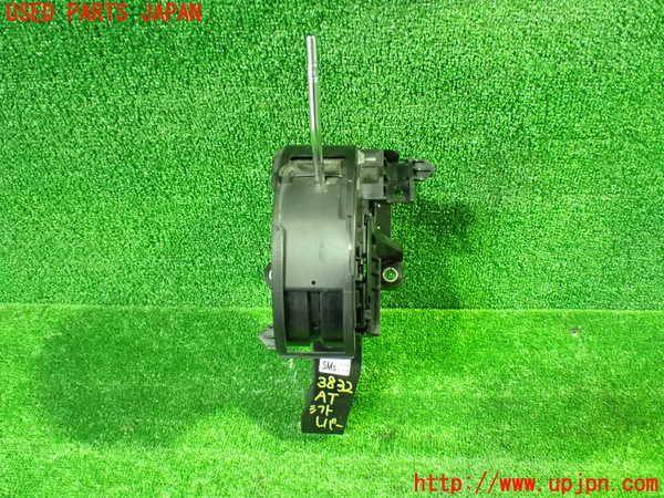 5UPJ-38327555]ヴォクシー(ノア)(ZRR80W)ATシフトレバー 中古_m0001.jpg