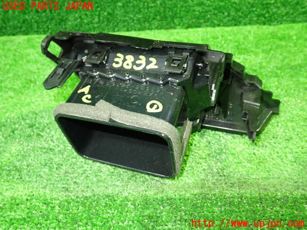 1UPJ-38327526]ヴォクシー(ノア)(ZRR80W)エアコン吹き出し口1(右) 中古_m0002.jpg