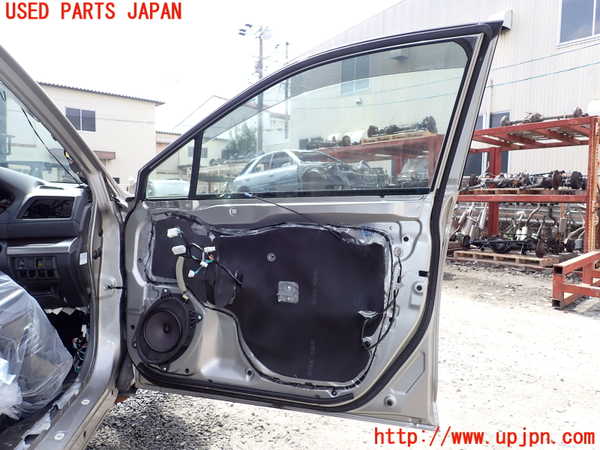 1UPJ-38361230]レガシィ アウトバック(BS9)右前ドア NSG M4O5 中古_m0002.jpg