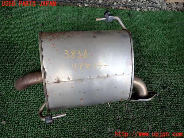 1UPJ-38362671]レガシィ アウトバック(BS9)リアマフラー1 中古_m0001.jpg