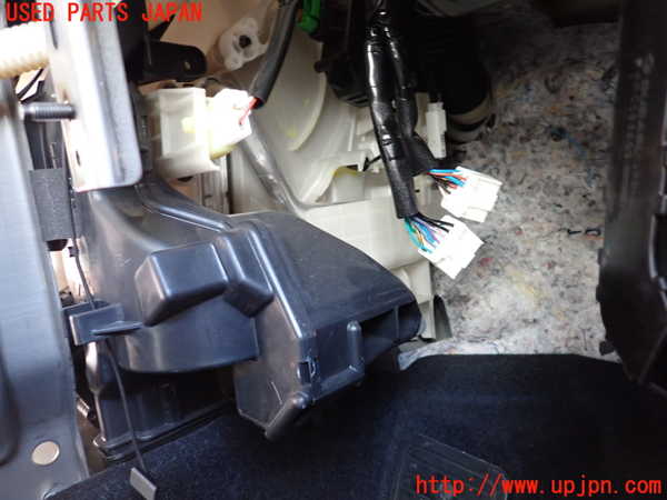 1UPJ-38366081]レガシィ アウトバック(BS9)エバポレーター1 中古_m0003.jpg