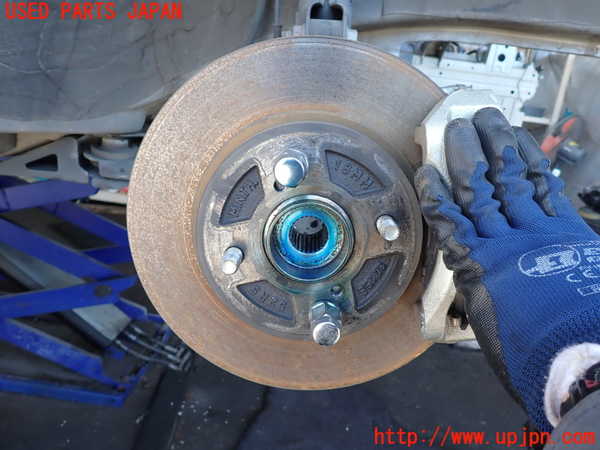 2UPJ-38404290]スイフト(ZC53S)右フロントナックルハブ 中古_m0001.jpg