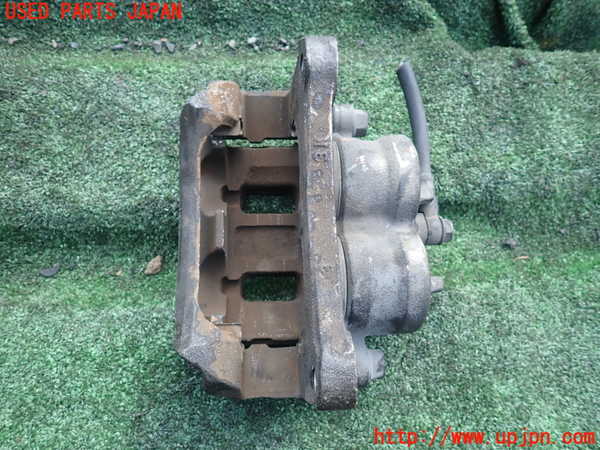 5UPJ-38454080]パジェロ(V93W)右フロントキャリパー 中古_m0002.jpg