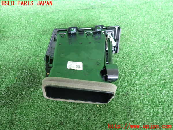 2UPJ-38477527]BMW 740i(YA30)エアコン吹き出し口2 (右) 中古 (F01)_m0002.jpg