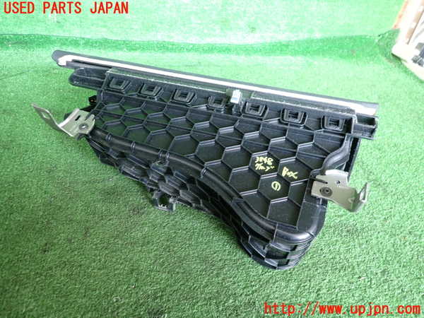 2UPJ-38487516]BMW 320d(3D20)(F30)グローブボックス1 中古_m0004.jpg