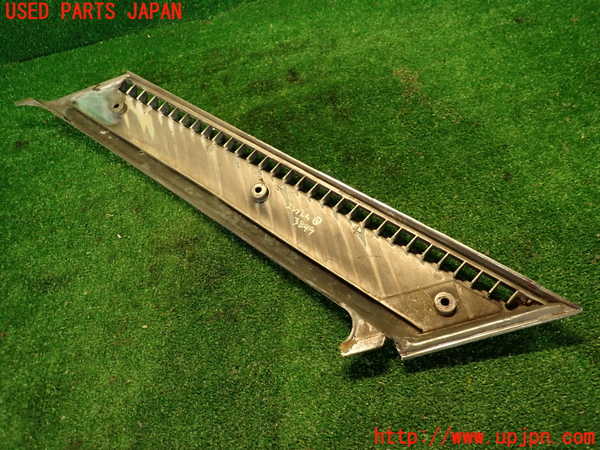 2UPJ-38491631]グロリア ワゴン(WY30)エンブレム1 中古_m0005.jpg