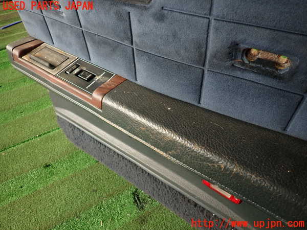 2UPJ-38491294]グロリア ワゴン(WY30)右後ドア内張り (ジャンク品) 中古_m0003.jpg